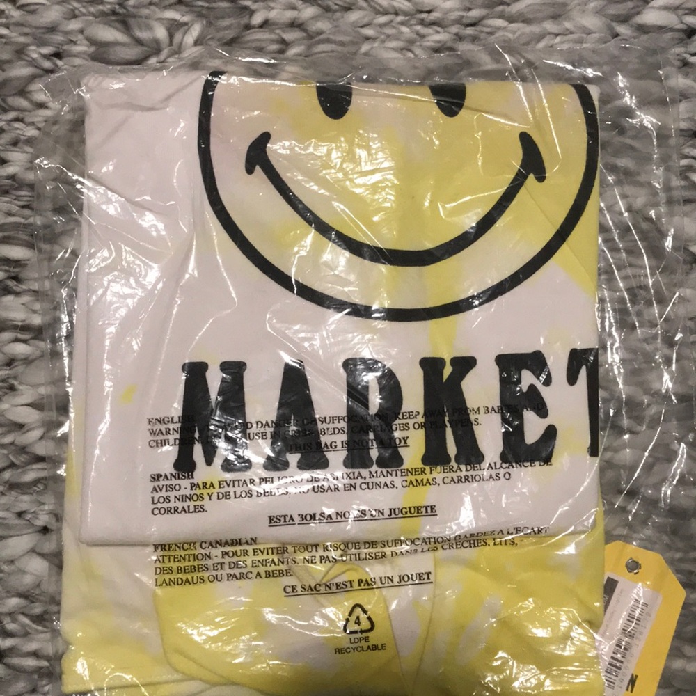 Chinatown Market UV Smiley - Picture 5 of 6